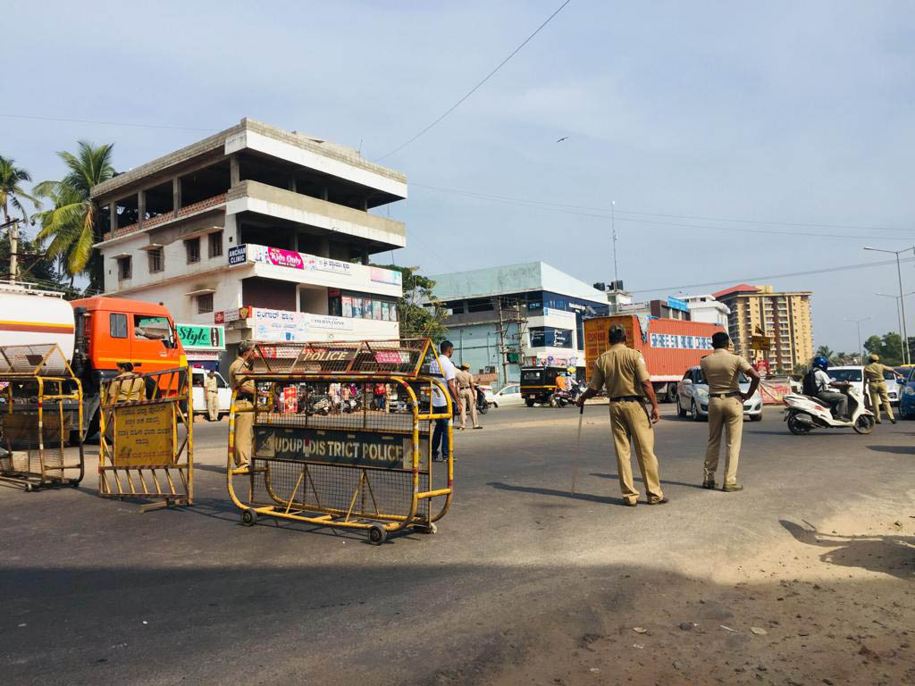 ಮಂಗಳೂರು ಗಲಭೆ: ಹೆದ್ದಾರಿ ಸಂಚಾರದಲ್ಲಿ ನಿರ್ಬಂಧ