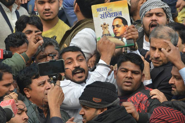 ಪೊಲೀಸರಿಂದ ತಪ್ಪಿಸಿಕೊಂಡಿದ್ದ ಭೀಮ್ ಆರ್ಮಿ ನಾಯಕ ಆಝಾದ್ ಬಂಧನ