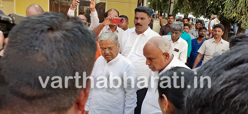 ಪೇಜಾವರಶ್ರೀ ಅನಾರೋಗ್ಯ : ಮಣಿಪಾಲ ಆಸ್ಪತ್ರೆಗೆ ಸಿಎಂ ಯಡಿಯೂರಪ್ಪ ಭೇಟಿ