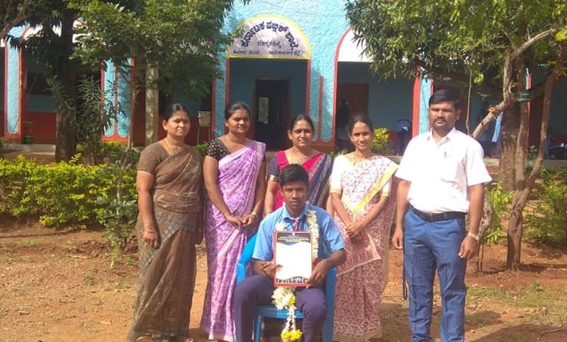 ಹನೂರು: ಲೋಕ್ಕನಹಳ್ಳಿ ಶಾಲೆ ವಿದ್ಯಾರ್ಥಿ ವಿವಿಧ ಸ್ಪರ್ಧೆಗಳಲ್ಲಿ ರಾಜ್ಯ ಮಟ್ಟಕ್ಕೆ ಆಯ್ಕೆ