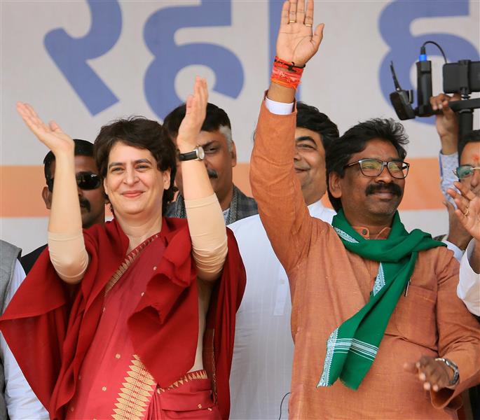 ಜಾರ್ಖಂಡ್ ನಲ್ಲಿ ಕಾಂಗ್ರೆಸ್-ಜೆಎಂಎಂ ಮೈತ್ರಿಕೂಟ ಅಧಿಕಾರಕ್ಕೆ: ಬಿಜೆಪಿಗೆ ಮುಖಭಂಗ