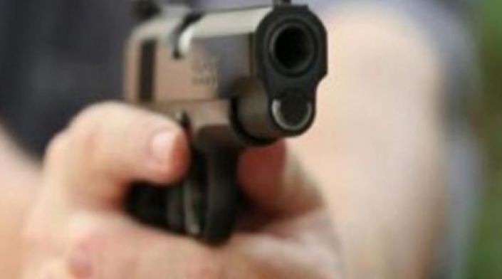 ಗುಂಡು ಹಾರಾಟ ಬಲಿಪಶುಗಳಿಗೆ ಶ್ರದ್ಧಾಂಜಲಿ ಸಲ್ಲಿಸುವ ಸಭೆಯಲ್ಲೇ ಗುಂಡು ಹಾರಾಟ: 13 ಮಂದಿಗೆ ಗಾಯ