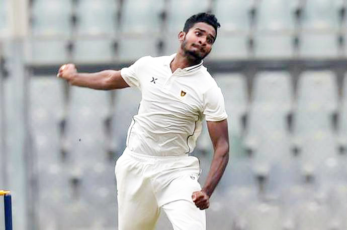 ಮಿಂಚಿದ ಪ್ರದೀಪ್: ಮುಂಬೈ 114ಕ್ಕೆ ಆಲೌಟ್