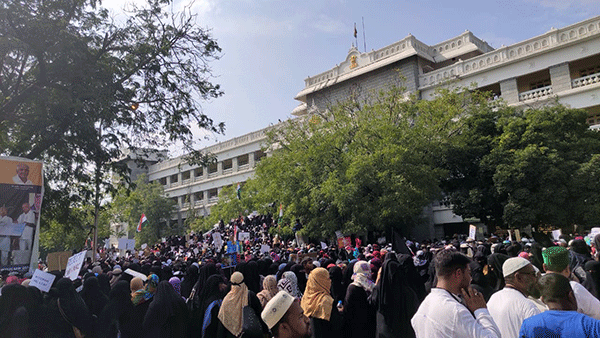 ಕಲಬುರಗಿ: ಪೌರತ್ವ ತಿದ್ದುಪಡಿ ಕಾಯ್ದೆ, ಮಂಗಳೂರು ಗೋಲಿಬಾರ್ ಪ್ರಕರಣ ಖಂಡಿಸಿ ಮಹಿಳೆಯರ ಪ್ರತಿಭಟನೆ