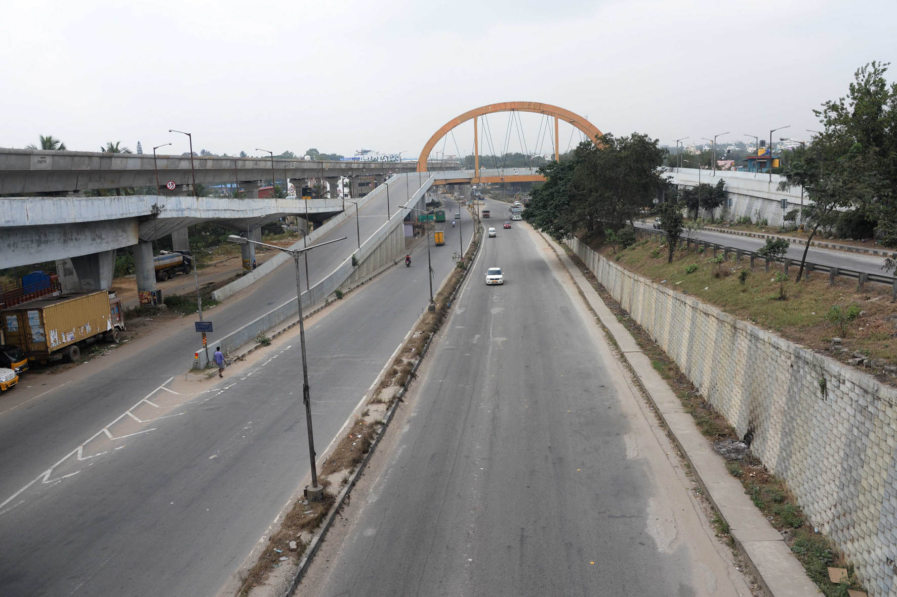 ಕಂಕಣ ಸೂರ್ಯಗ್ರಹಣ ಎಫೆಕ್ಟ್: ಬೆಂಗಳೂರಿನ ರಸ್ತೆಗಳು, ವಿಧಾನಸೌಧ ಖಾಲಿ ಖಾಲಿ !