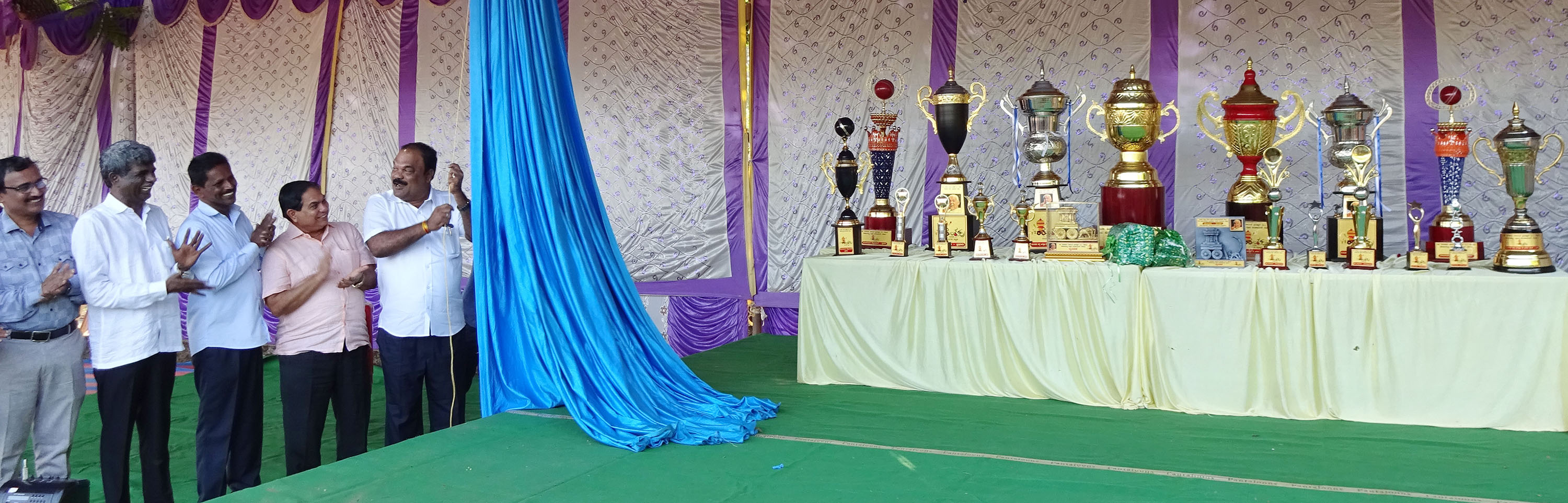 ಉಡುಪಿ, ದ.ಕ.ಜಿಲ್ಲೆ ಪಂಚಾಯತ್‌ರಾಜ್ ಜನಪ್ರತಿನಿಧಿಗಳಿಗೆ ಹೊಳಪು ಕ್ರೀಡಾಕೂಟ: ಟ್ರೋಫಿ, ಟೀ ಶರ್ಟ್ ಅನಾವರಣ