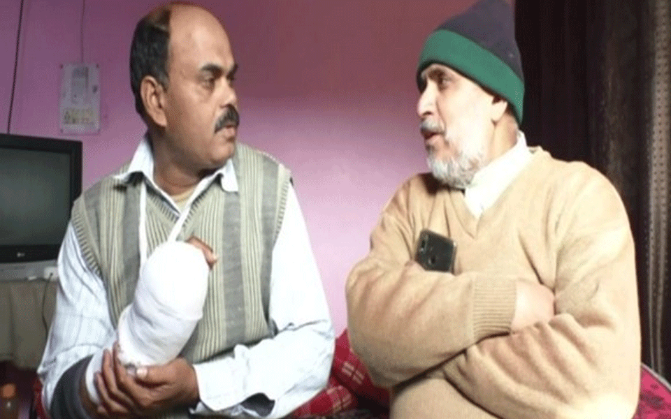 ಉದ್ರಿಕ್ತ ಗುಂಪಿನ ದಾಳಿಗೊಳಗಾದ ಪೊಲೀಸ್ ಸಿಬ್ಬಂದಿಯನ್ನು ರಕ್ಷಿಸಿ ಮಾನವೀಯತೆ ಮೆರೆದ ಹಾಜಿ ಖಾದಿರ್