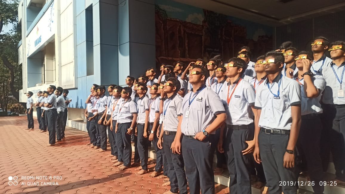 ಮಂಗಳೂರು: ವಿಕಾಸ ಕಾಲೇಜಿನಲ್ಲಿ ಸೂರ್ಯಗ್ರಹಣ ವೀಕ್ಷಣೆ