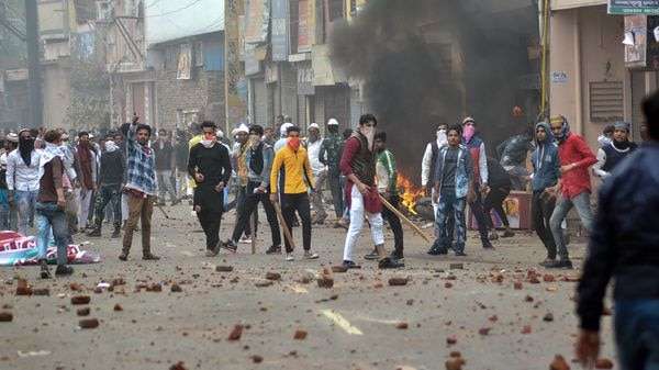 ಉ.ಪ್ರದೇಶ : 6 ಪೊಲೀಸರ ವಿರುದ್ಧ ಎಫ್‌ಐಆರ್