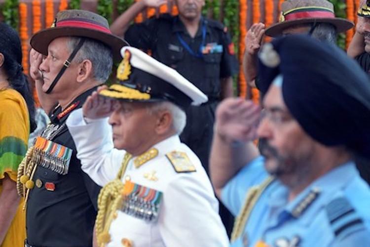 ಸಶಸ್ತ್ರ ಪಡೆಗಳ ಮುಖ್ಯಸ್ಥರಿಗೆ 65 ವರ್ಷ ವಯೋಮಿತಿ ನಿಗದಿ