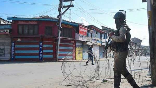 ಕಾಶ್ಮೀರ: ಇಂದು ಮಧ್ಯರಾತ್ರಿಯಿಂದ ಆಸ್ಪತ್ರೆಗಳಲ್ಲಿ ಇಂಟರ್‌ನೆಟ್ ಸೇವೆ ಪುನರಾರಂಭ