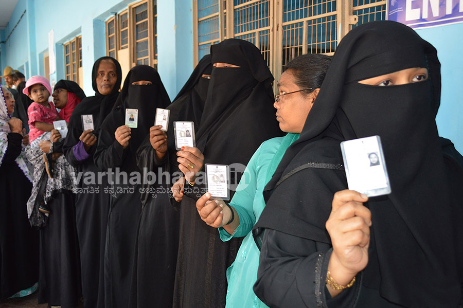 ಉಪಚುನಾವಣೆ ಮತದಾನ ಶಾಂತಿಯುತ: ಡಿ.9ರ ಫಲಿತಾಂಶದತ್ತ ಎಲ್ಲರ ಚಿತ್ತ