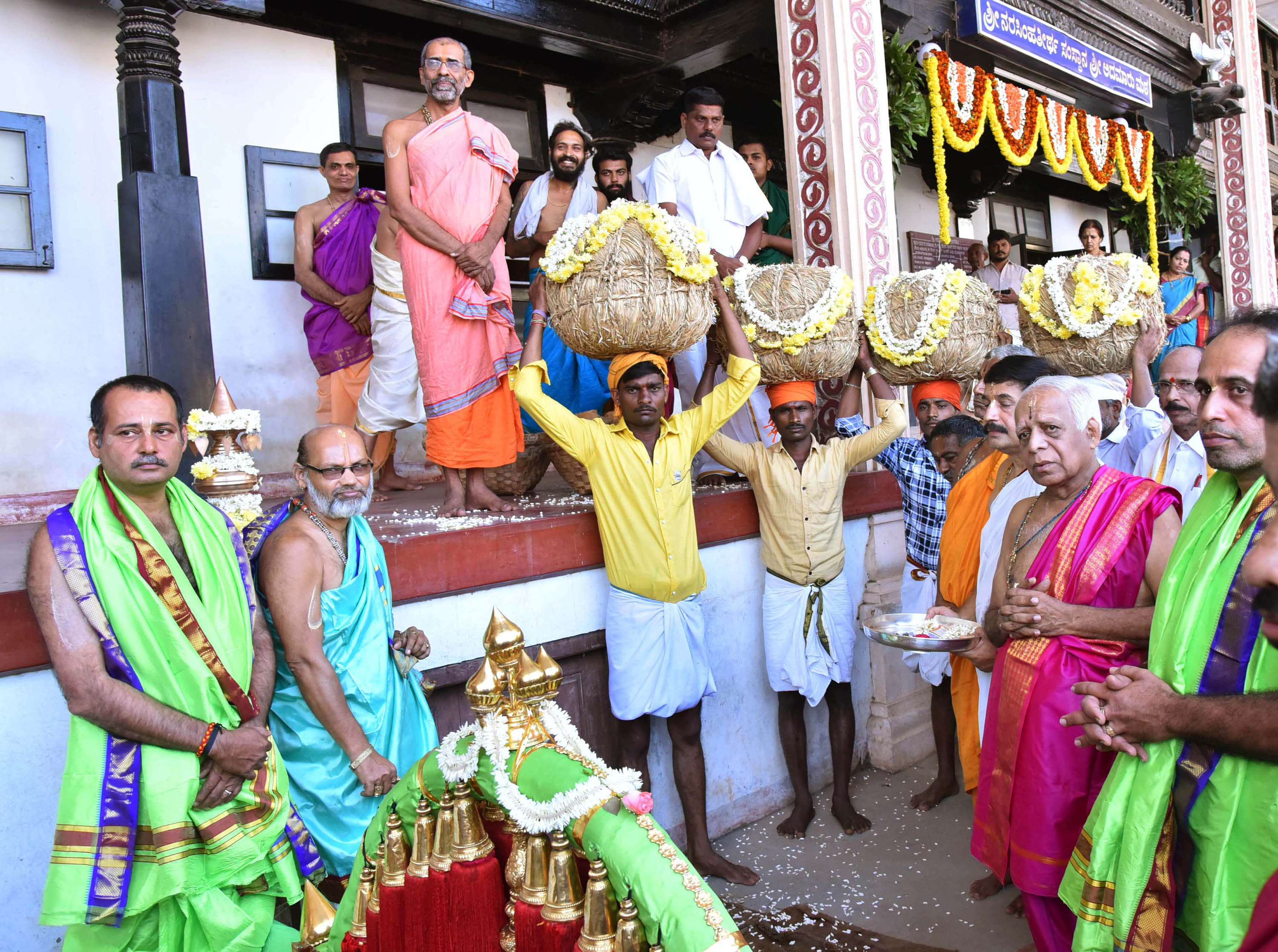 ಅದಮಾರು ಮಠದ ಪರ್ಯಾಯಕ್ಕೆ ಭತ್ತ ಮುಹೂರ್ತ