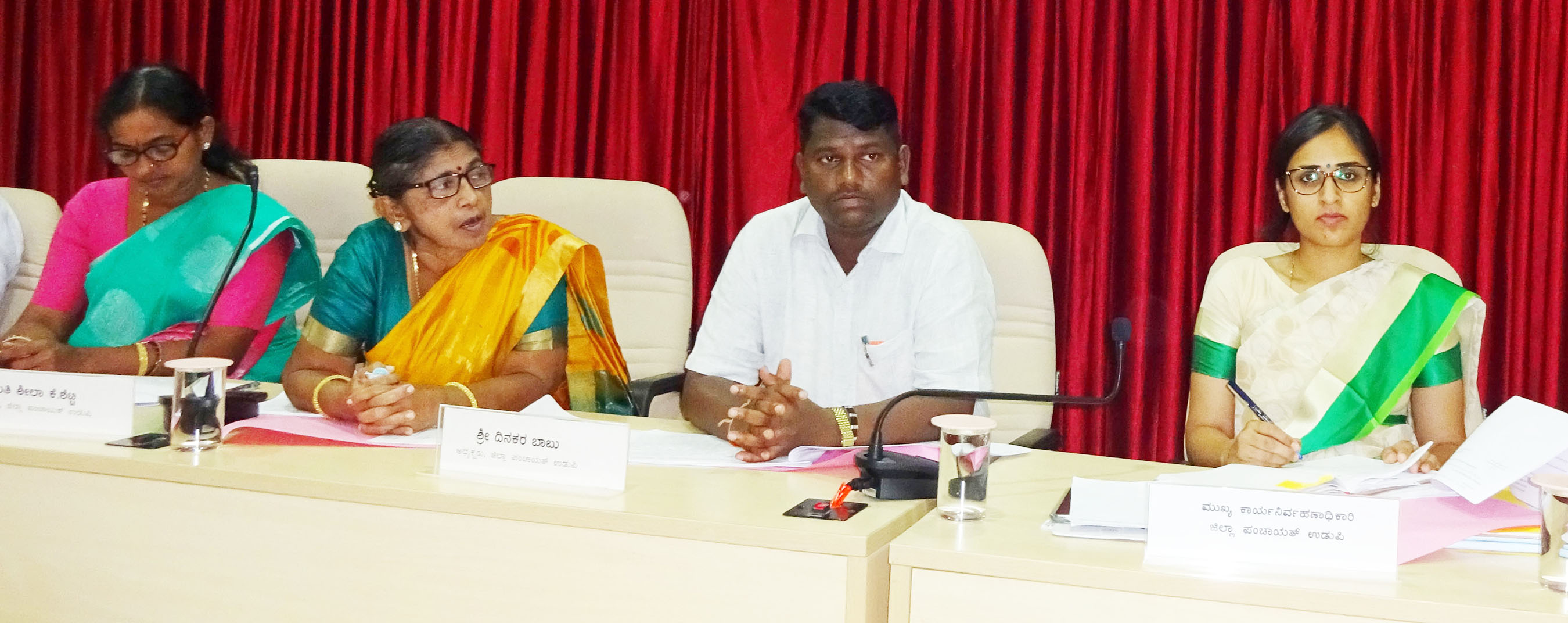 ಪ್ಲಾಸ್ಟಿಕ್ ತ್ಯಾಜ್ಯದಿಂದ ರಸ್ತೆ ನಿರ್ಮಾಣಕ್ಕೆ ತರಬೇತಿ: ದಿನಕರ ಬಾಬು