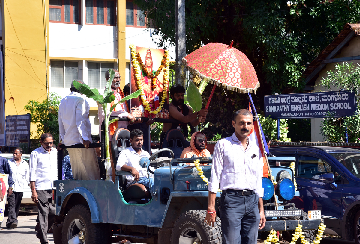 ಅಯ್ಯಪ್ಪ ದರ್ಶನ ಮಾಡಿ, ಹುಂಡಿಗೆ ಕಾಸು ಹಾಕದಿರಿ : ಕಪಿಲಾಶ್ರಮದ ರಾಮಚಂದ್ರ ಸ್ವಾಮೀಜಿ ಸಲಹೆ