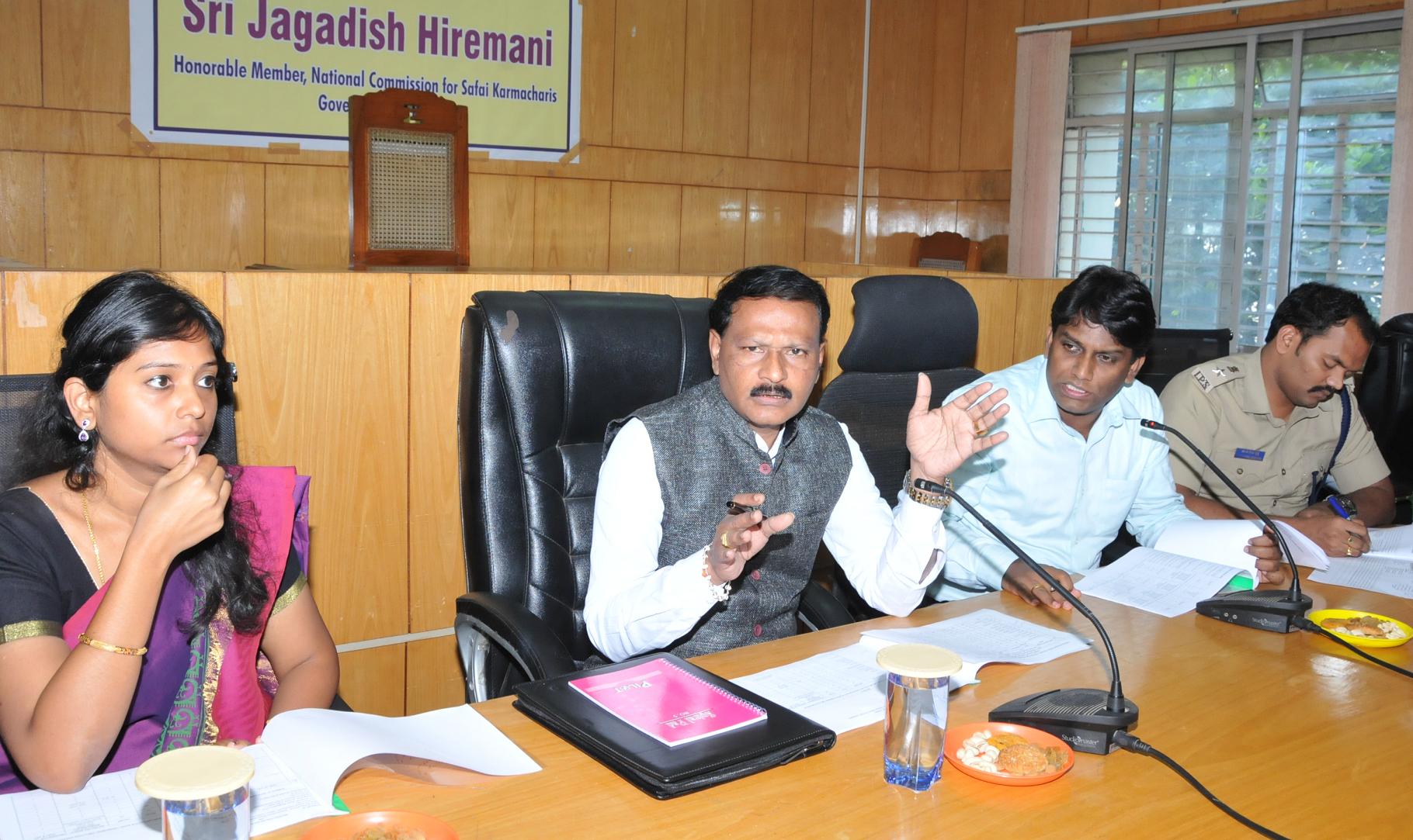 ಪೌರ ಕಾರ್ಮಿಕರ ಕೆಲಸ ಮಾಡದಿದ್ದರೆ ಅಟ್ರಾಸಿಟಿ ಪ್ರಕರಣ: ಜಗದೀಶ್‍ ಹಿರೇಮಣಿ