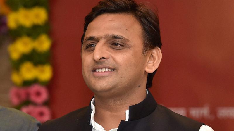 ದೀಪಿಕಾಗೆ ಬೆಂಬಲ ಸೂಚಿಸಿ ಪಕ್ಷದ ಕಾರ್ಯಕರ್ತರಿಗೆ ಚಪಾಕ್ ವಿಶೇಷ ಪ್ರದರ್ಶನ ಏರ್ಪಡಿಸಿದ ಅಖಿಲೇಶ್ ಯಾದವ್