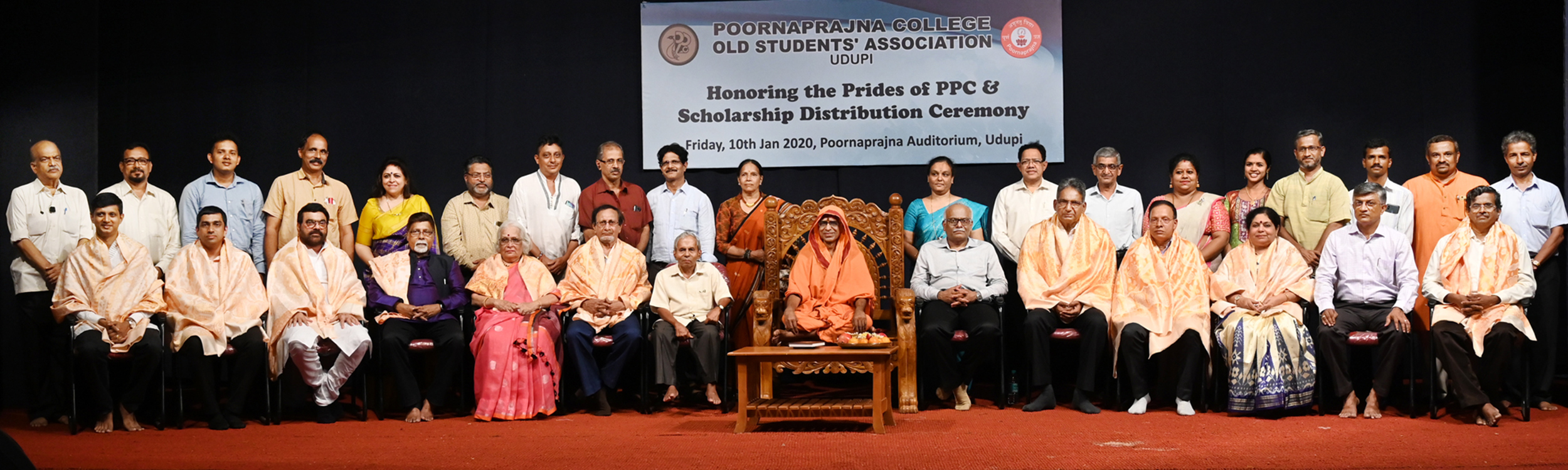 ‘ಅರ್ಪಣಾ ಮನೋಭಾವದ ಶಿಕ್ಷಕರಿಂದ ಸಾಧಕ ವಿದ್ಯಾರ್ಥಿಗಳು’