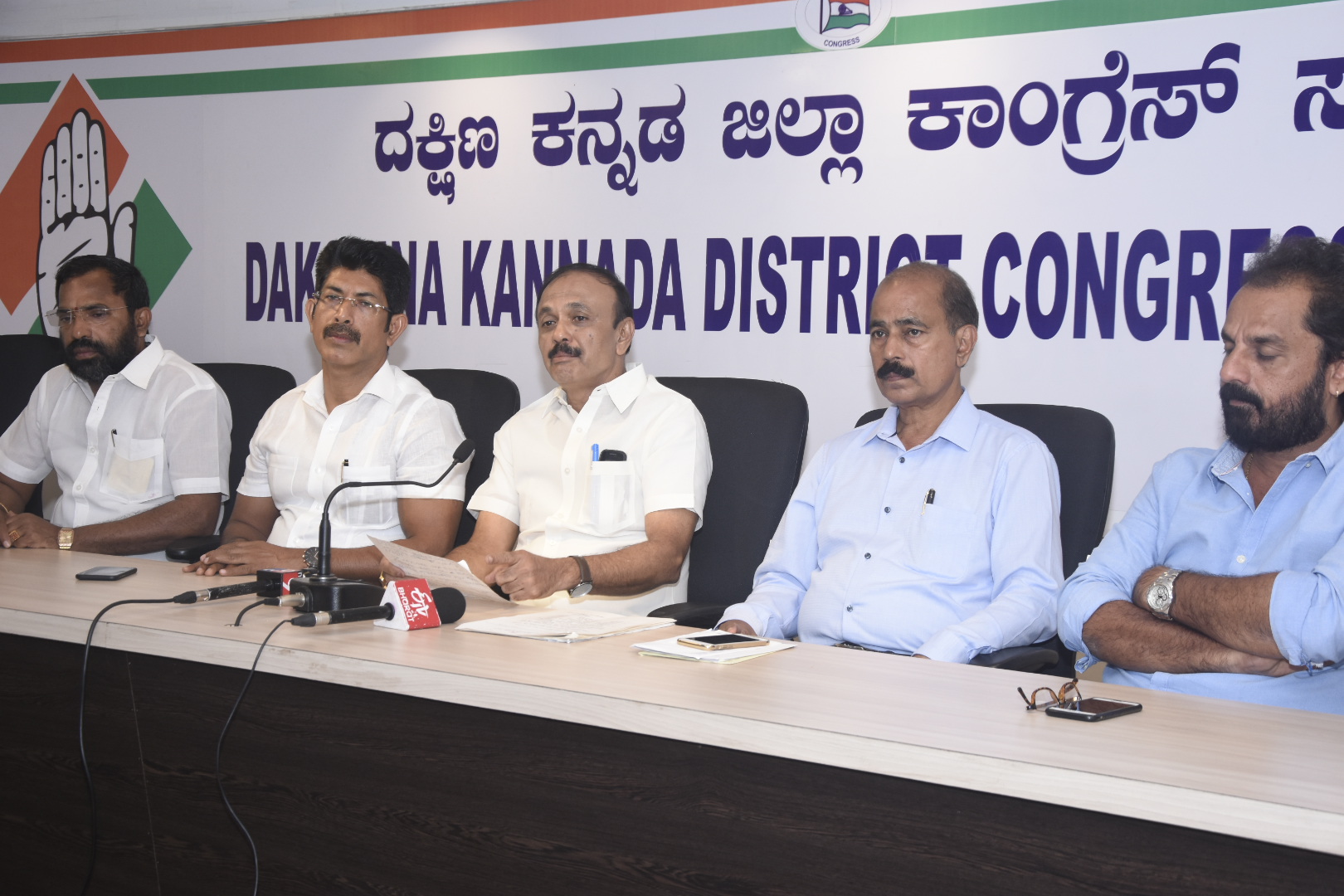 ಸಂಘಪರಿವಾರ ಪ್ರತಿಭಟನೆಗೆ ತಕ್ಕ ಉತ್ತರ ನೀಡಲು ಕಾಂಗ್ರೆಸ್ ಸಿದ್ಧ: ಅಡ್ಪಂಗಾಯ