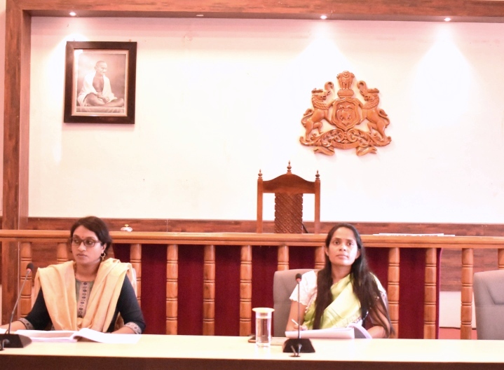 ಮಡಿಕೇರಿ: ಕಂದಾಯಾಧಿಕಾರಿಗಳ ಸಭೆ; ಅಂಗನವಾಡಿಗಳಿಗೆ ಜಾಗ ಗುರುತಿಸಲು ಜಿಲ್ಲಾಧಿಕಾರಿ ಸೂಚನೆ