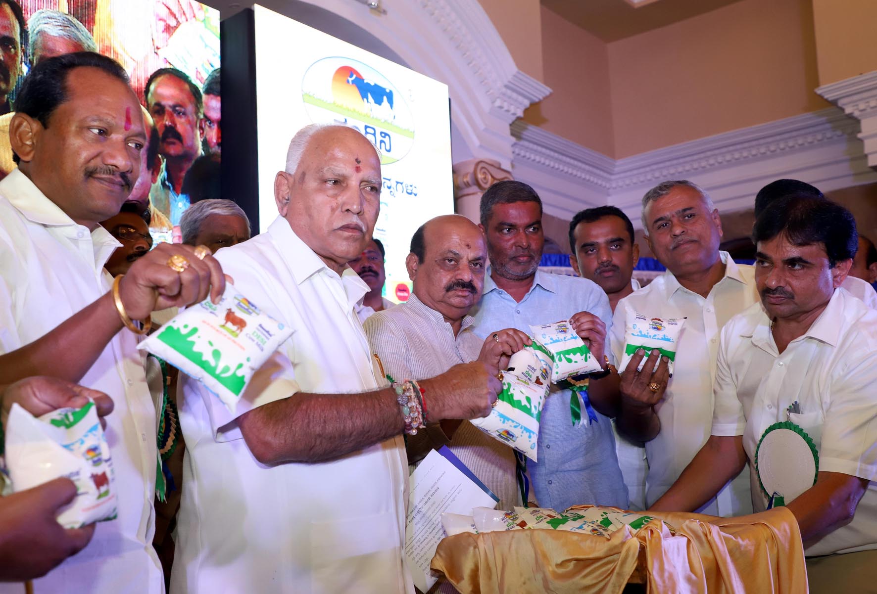 ಮುಖ್ಯಮಂತ್ರಿಯಿಂದ ಕೆಎಂಎಫ್ ಉತ್ಪನ್ನಗಳ ಬಿಡುಗಡೆ