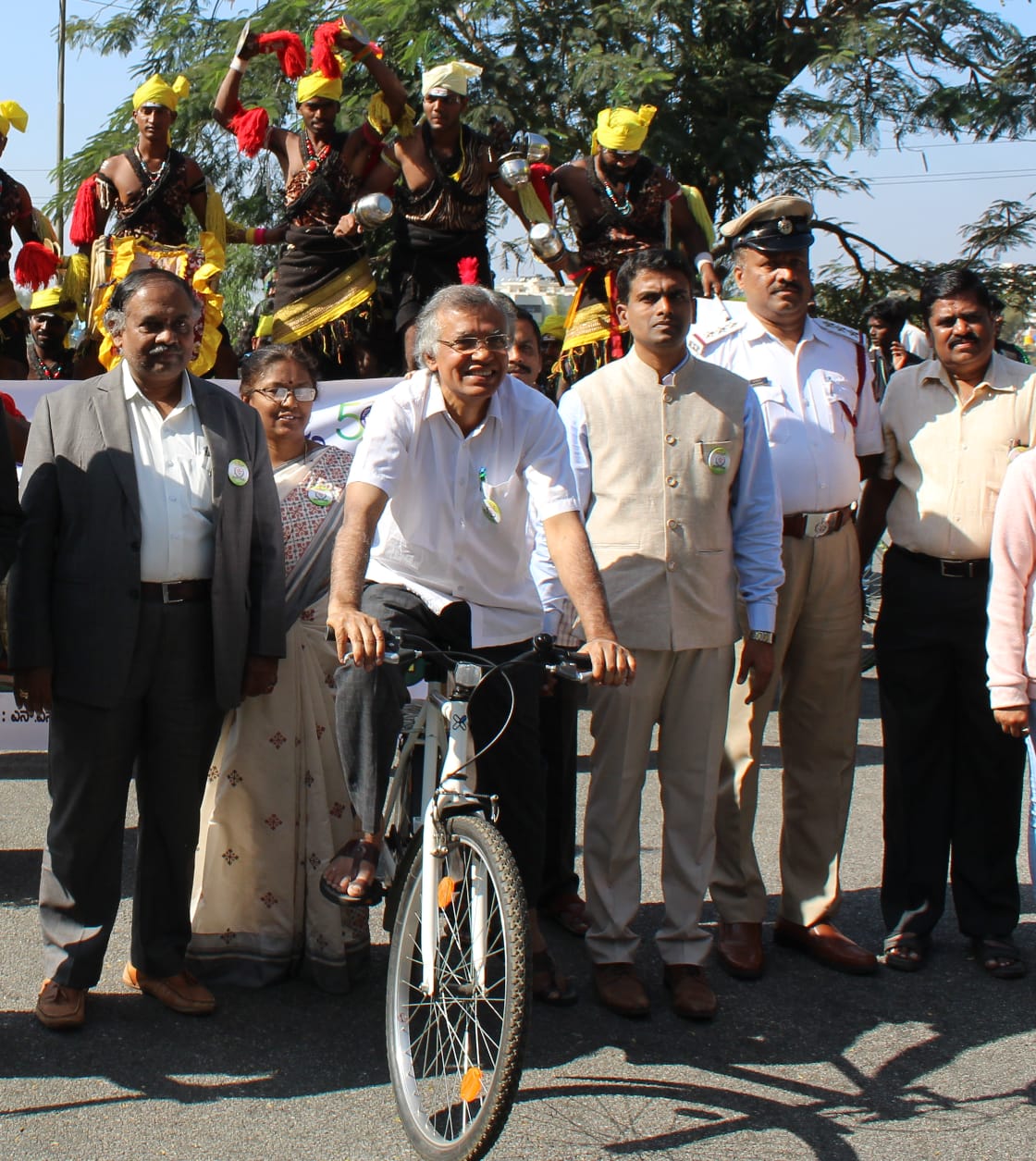 ಬೆಂಗಳೂರು: ಫಿಟ್ ಇಂಡಿಯ ಸೈಕಲ್ ರ‍್ಯಾಲಿಗೆ ಚಾಲನೆ