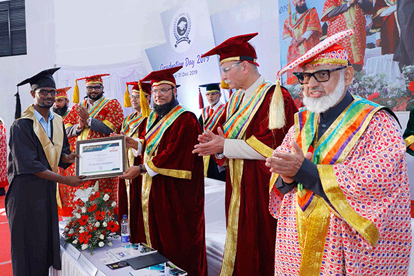 ಪರಿಶ್ರಮ, ಸಾಧನೆಯೊಂದಿಗೆ ಉತ್ತಮ ಸಮಾಜ ಕಟ್ಟೋಣ: ಝಮೀರುದ್ದೀನ್ ಶಾ