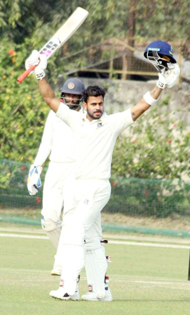 ರಣಜಿ ಟ್ರೋಪಿ: ಮನೋಜ್ ತಿವಾರಿ ಚೊಚ್ಚಲ ತ್ರಿಶತಕ