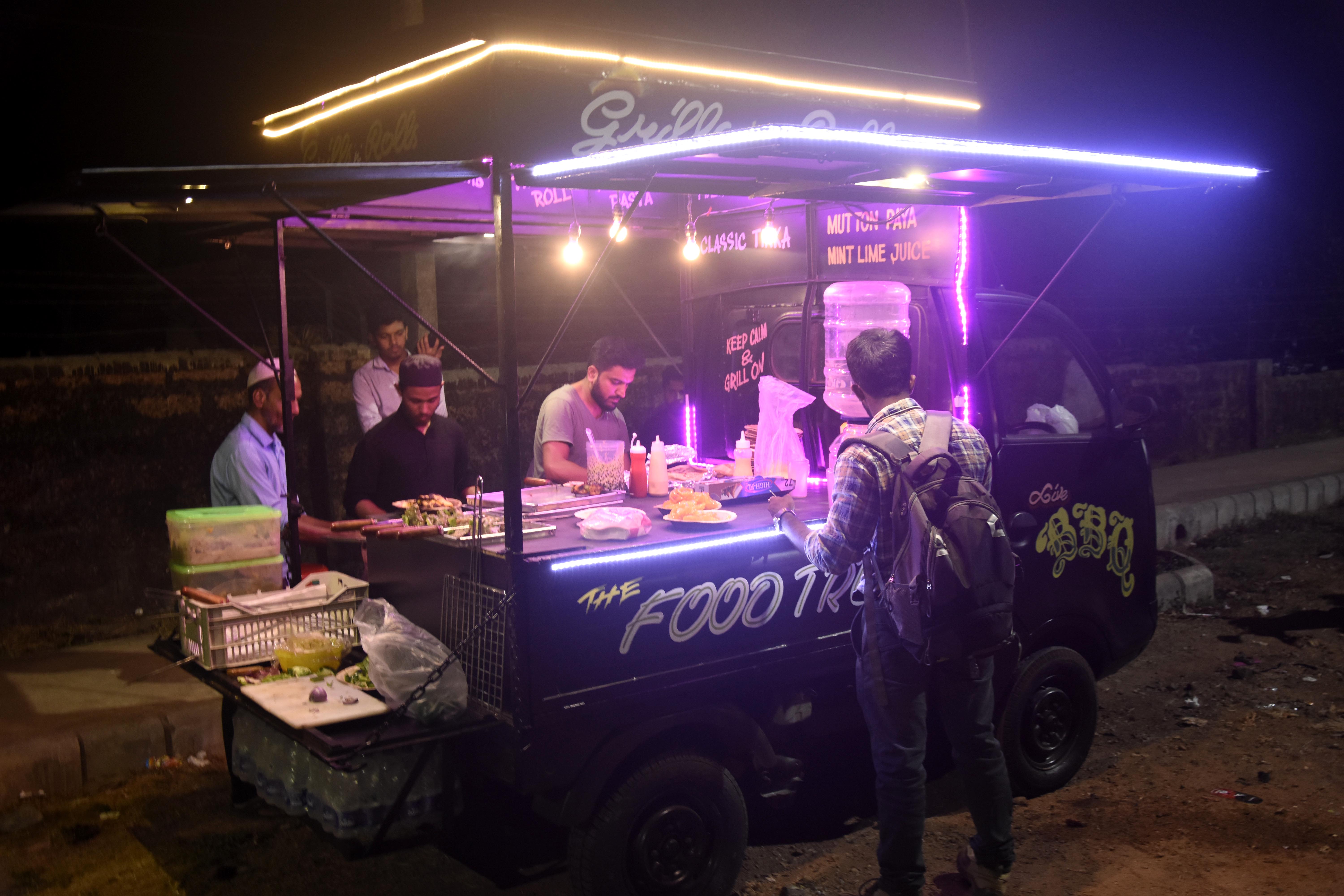 ನಂದಿಗುಡ್ಡೆ : ಫುಡ್ ಟ್ರಕ್ ಶುಭಾರಂಭ