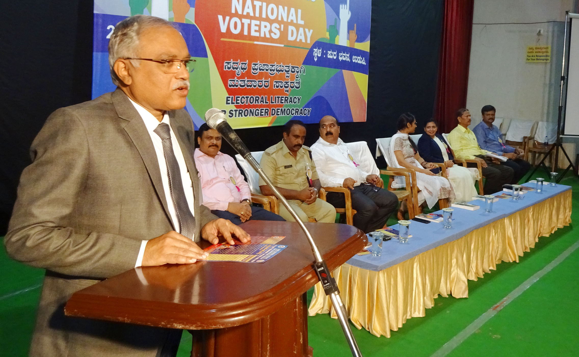 ದೇಶದ ಅಭಿವೃದ್ಧಿಗೆ ಮತದಾರರ ಸಹಭಾಗಿತ್ವ ಅಗತ್ಯ: ಸಿ.ಎಂ.ಜೋಷಿ