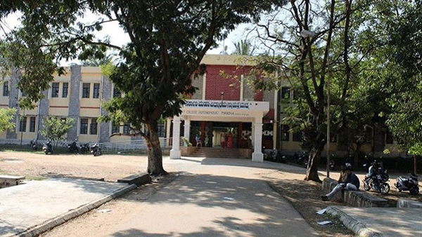 ವಿಶ್ವವಿದ್ಯಾನಿಲಯದ ಸ್ವರೂಪಗಳಿಲ್ಲದ ಕಾಲೇಜುಗಳನ್ನು ವಿವಿಗಳಾಗಿ ಪರಿವರ್ತಿಸಬಾರದು