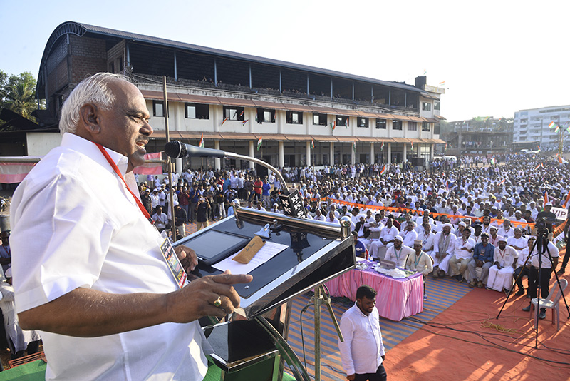 ಪ್ರಧಾನಿ ಮೋದಿಗೆ ವಿದೇಶಿಯರ ಬಗ್ಗೆ ಅಭಿಮಾನ, ಸ್ವದೇಶೀಯರ ಬಗ್ಗೆ ಅನುಮಾನ: ಮಾಜಿ ಸ್ಪೀಕರ್ ರಮೇಶ್ ಕುಮಾರ್
