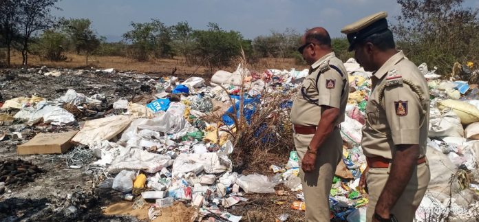 ಮೈಸೂರು: ಕೇರಳದಿಂದ ಮೆಡಿಕಲ್ ತ್ಯಾಜ್ಯ ತಂದು ಸುರಿಯುತ್ತಿದ್ದ ಲಾರಿಗಳ ವಶ