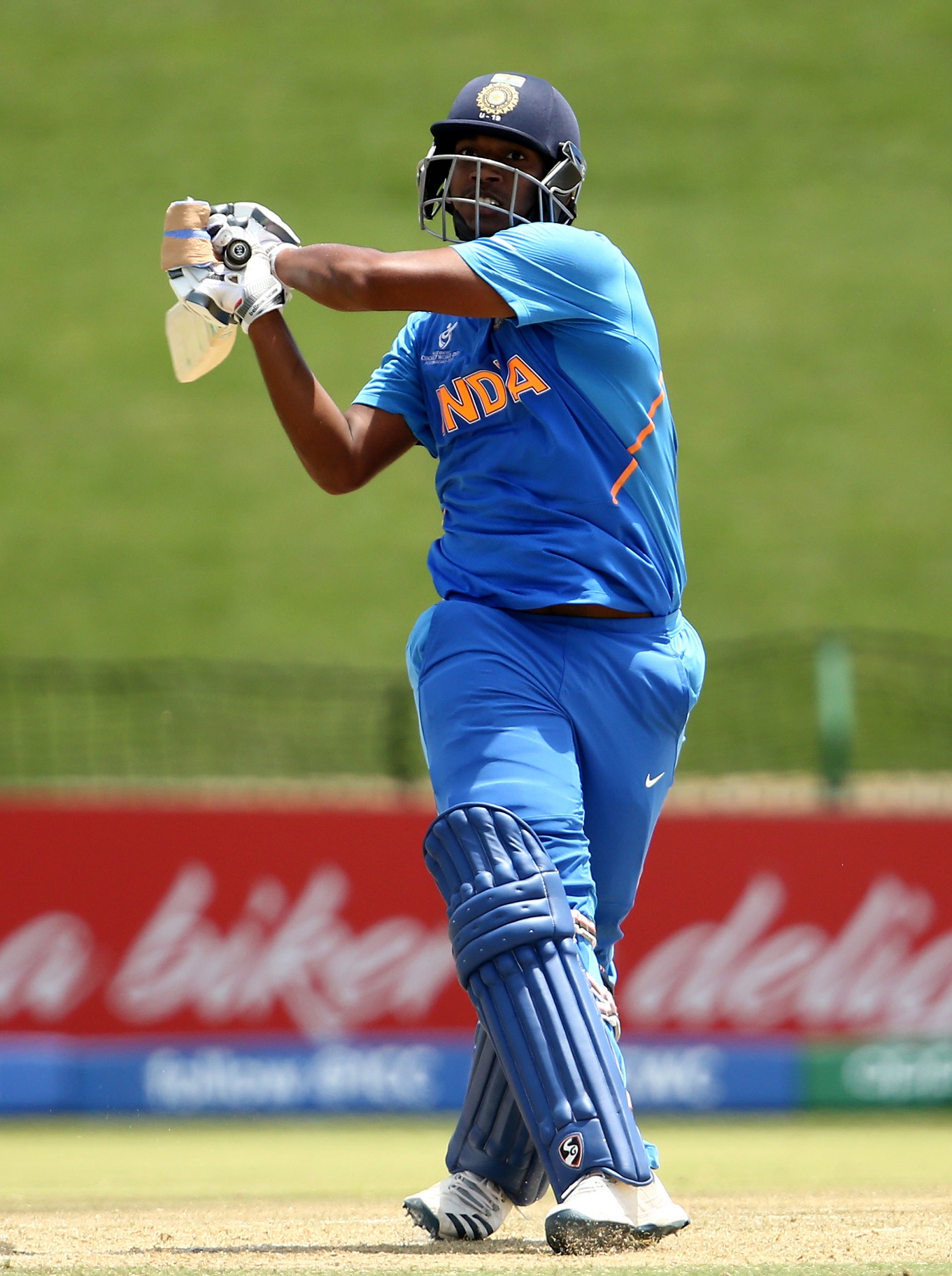 ಆಸ್ಟ್ರೇಲಿಯ ವಿರುದ್ಧ ಅಂಡರ್-19 ವಿಶ್ವಕಪ್ ಕ್ವಾ. ಫೈನಲ್‌: ಗೆಲುವಿಗೆ 234 ರನ್ ಗುರಿ ನೀಡಿದ ಭಾರತ