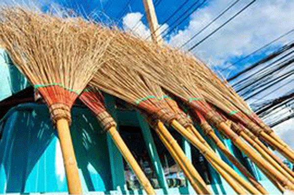 ಹಿಂಸೆಯ ಕಸ ತೆಗೆಯುವ ಜಲಗಾರರು ಬೇಕಾಗಿದ್ದಾರೆ