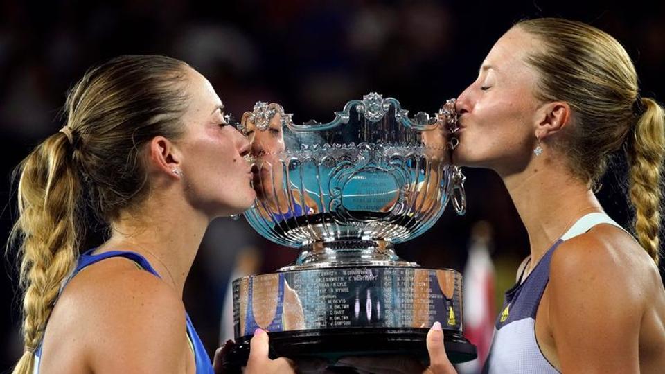 ಕ್ರಿಸ್ಟಿನಾ, ಟಿಮಿಯಾಗೆ ಮಹಿಳಾ ಡಬಲ್ಸ್ ಪ್ರಶಸ್ತಿ