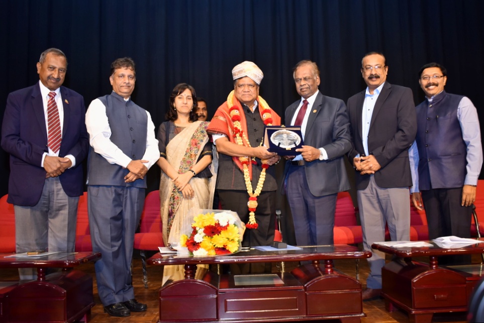 ಕೈಗಾರಿಕೋದ್ಯಮಿಗಳ ಸಮಸ್ಯೆ ನೀಗಿಸಲು ಇಂಡಸ್ಟ್ರೀ ಅದಾಲತ್ ನಡೆಸಲು ಕ್ರಮ: ಜಗದೀಶ್ ಶೆಟ್ಟರ್