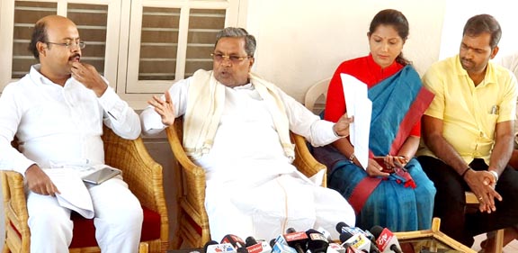 ನಿರ್ಮಲಾ ಟಿಂಕರಿಂಗ್ ಬಜೆಟ್ ಮಂಡಿಸಿದ್ದಾರೆ: ಸಿದ್ದರಾಮಯ್ಯ ವ್ಯಂಗ್ಯ