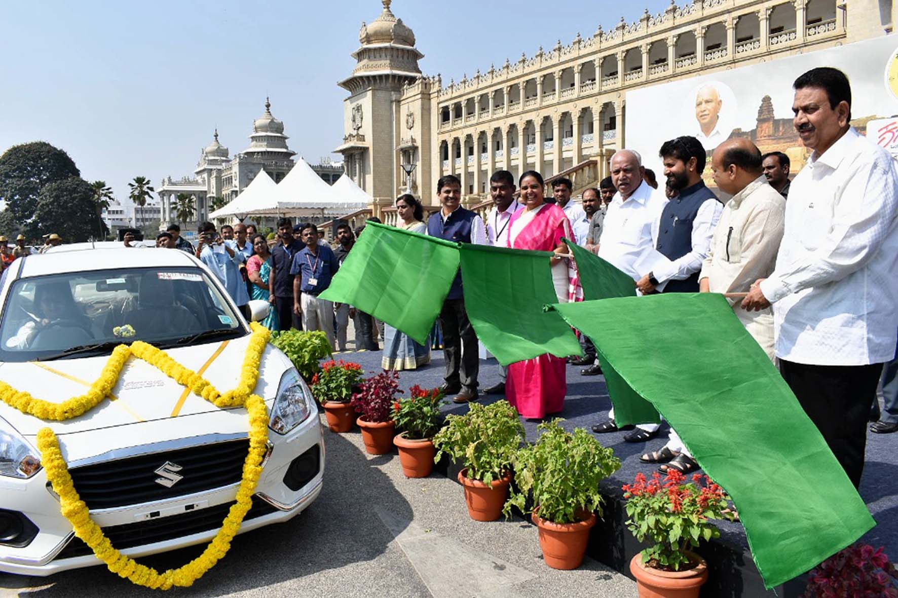 ನಿರುದ್ಯೋಗ ಸಮಸ್ಯೆ ನಿವಾರಣೆಗೆ ಪ್ರವಾಸಿ ಟ್ಯಾಕ್ಸಿ ಯೋಜನೆ ಸಹಕಾರಿ: ಸಿಎಂ ಯಡಿಯೂರಪ್ಪ