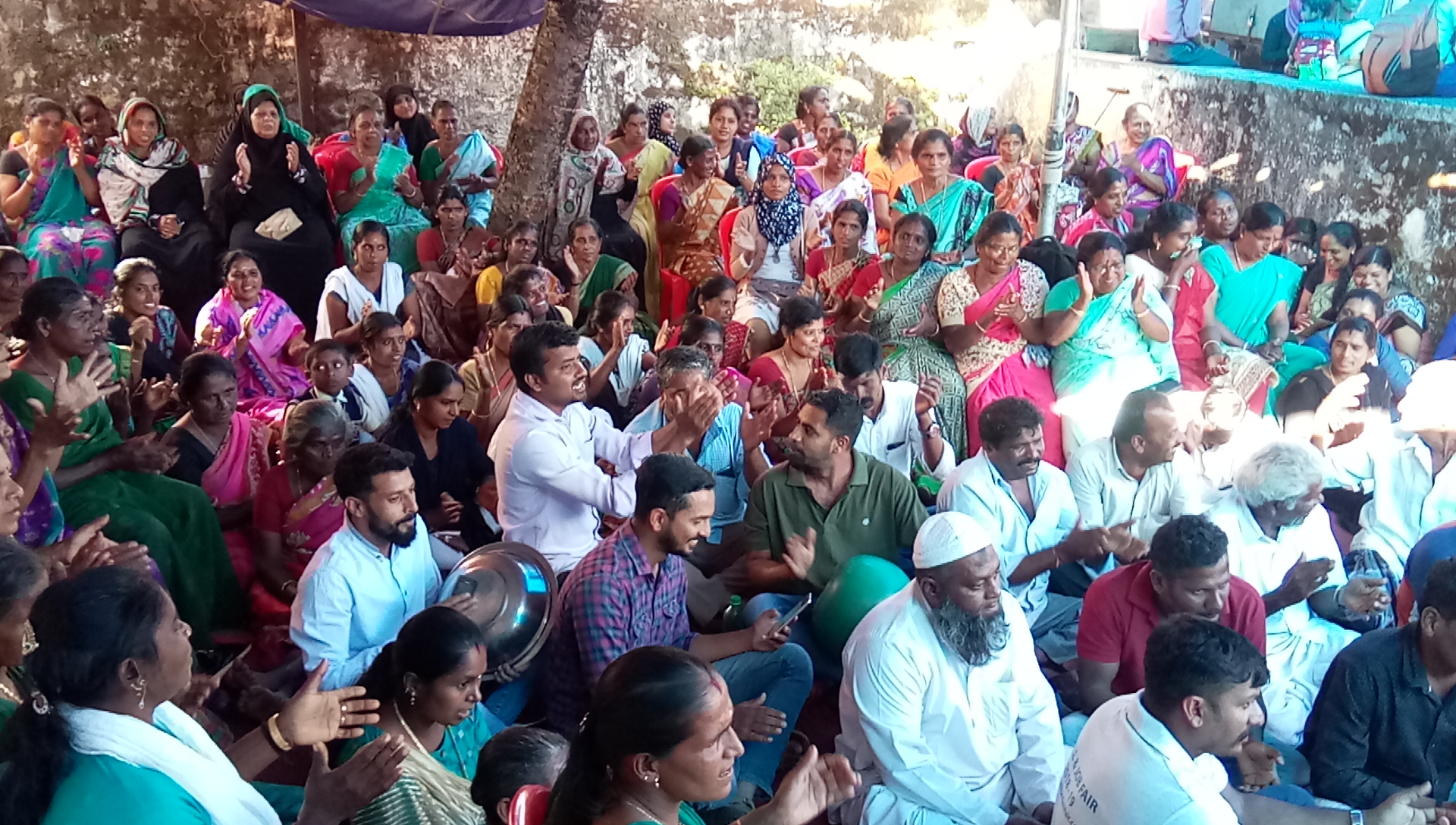 ಸಿದ್ದಾಪುರ: 2ನೇ ದಿನಕ್ಕೆ ಕಾಲಿಟ್ಟ ಪ್ರವಾಹ ಸಂತ್ರಸ್ತರ ಅಹೋರಾತ್ರಿ ಪ್ರತಿಭಟನೆ