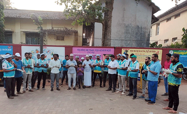 ಎಸ್ಕೆಎಸ್ಸೆಸ್ಸೆಫ್ ವಿಖಾಯದಿಂದ ಪುತ್ತೂರು ಸರಕಾರಿ ಆಸ್ಪತ್ರೆಯಲ್ಲಿ ಸ್ವಚ್ಛತಾ ಕಾರ್ಯ