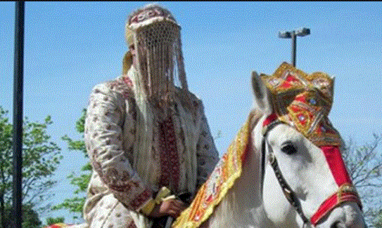 ದಲಿತ ಯೋಧನ ಮದುವೆ ಮೆರವಣಿಗೆಗೆ ಕಲ್ಲು ತೂರಾಟ ನಡೆಸಿದ ಮೇಲ್ಜಾತಿ ಜನರು