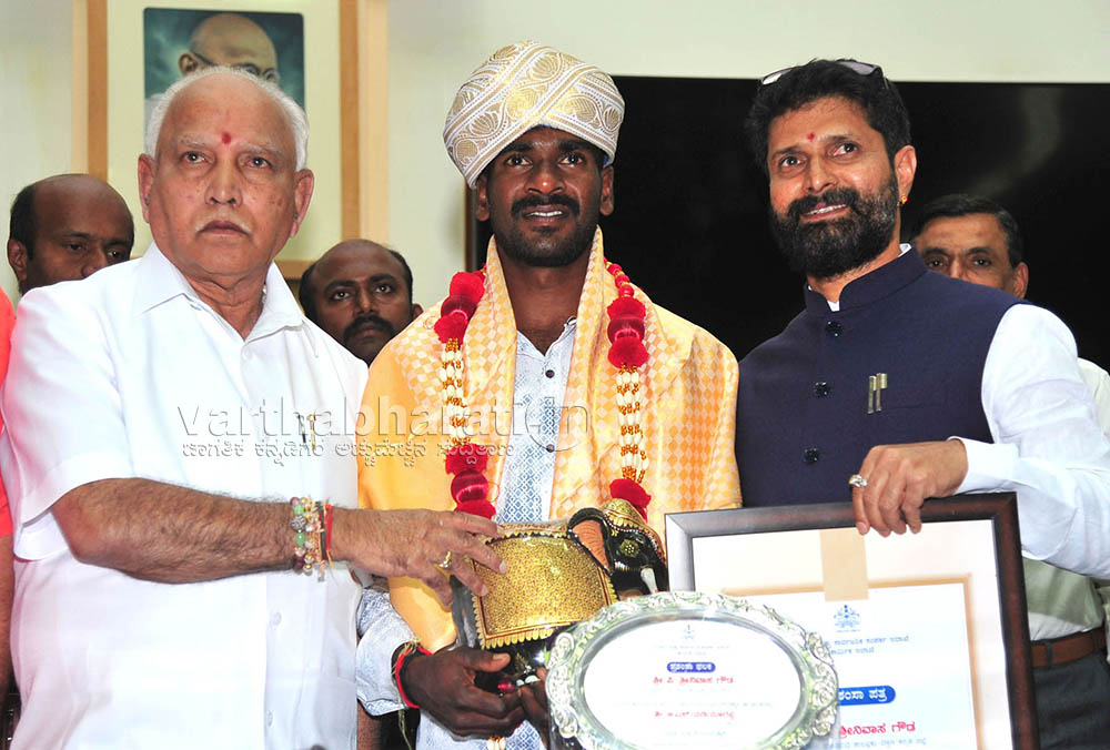 ಕಂಬಳ ಓಟಗಾರ ಶ್ರೀನಿವಾಸ ಗೌಡಗೆ ಮುಖ್ಯಮಂತ್ರಿಯಿಂದ ಸನ್ಮಾನ