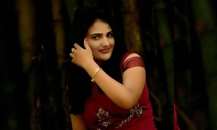 ಪತಿಯ ಕಿರುಕುಳ ಆರೋಪ: ಕನ್ನಡದ ಹಿನ್ನೆಲೆ ಗಾಯಕಿ ಆತ್ಮಹತ್ಯೆ