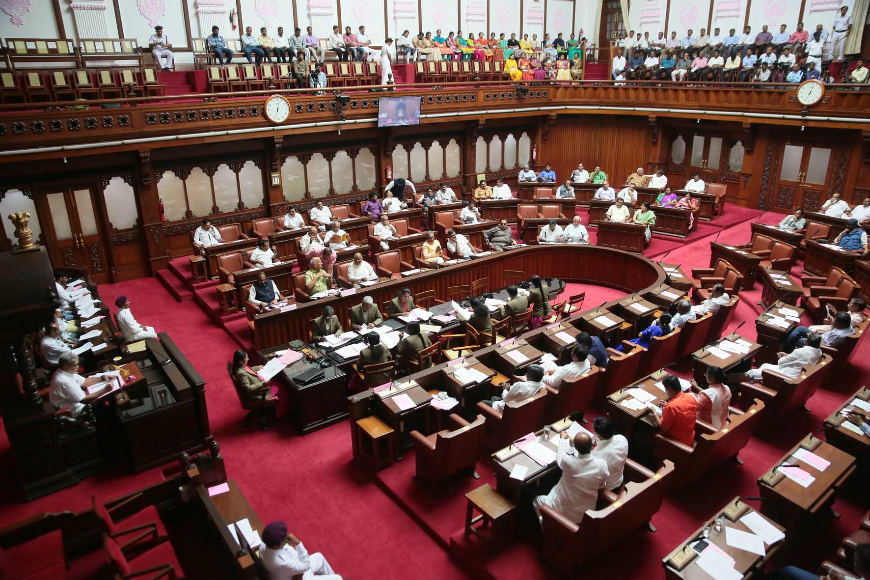 ಭಯೋತ್ಪಾದಕರ ಮನೆಗೆ ನಾವು ಹೋಗಬೇಕಾ?: ಗೋಲಿಬಾರ್ ನಲ್ಲಿ ಮೃತಪಟ್ಟವರ ಬಗ್ಗೆ ವಿ.ಪರಿಷತ್ ಬಿಜೆಪಿ ಸದಸ್ಯ