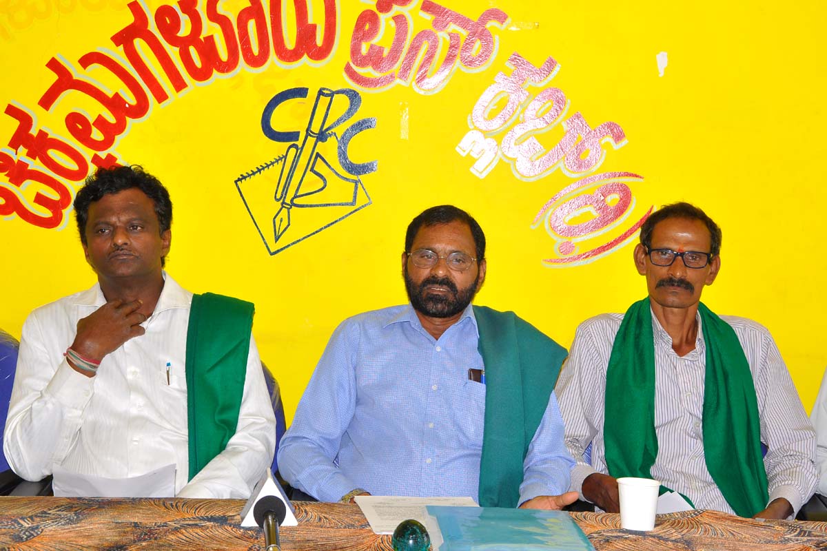 ಜ್ವಲಂತ ಸಮಸ್ಯೆ ಪರಿಹರಿಸದೇ ಹಬ್ಬ ಮಾಡುವುದು ಸಂತ್ರಸ್ಥರಿಗೆ ಮಾಡುವ ಅವಮಾನ: ಡಿ.ಆರ್.ದುಗ್ಗಪ್ಪಗೌಡ