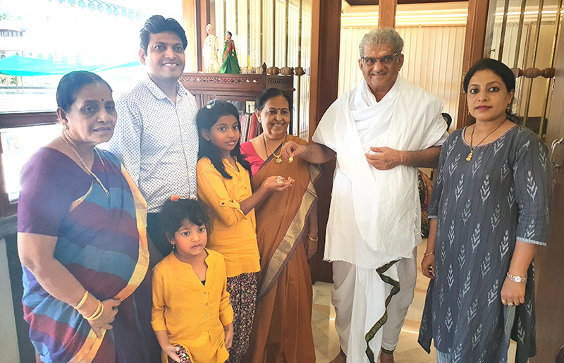 ಐಸ್ ಸ್ಕೇಟಿಂಗ್ ಚಾಂಪಿಯನ್ ಅನಘಾಗೆ ವೀರೇಂದ್ರ ಹೆಗ್ಗಡೆ ಅಭಿನಂದನೆ