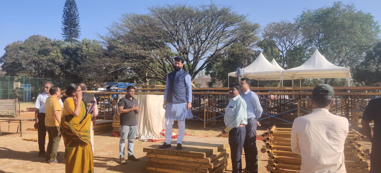 ಚಿಕ್ಕಮಗಳೂರು: ವಿರೋಧದ ನಡುವೆಯೂ ಜಿಲ್ಲಾ ಉತ್ಸವಕ್ಕೆ ಭರದ ಸಿದ್ಧತೆ