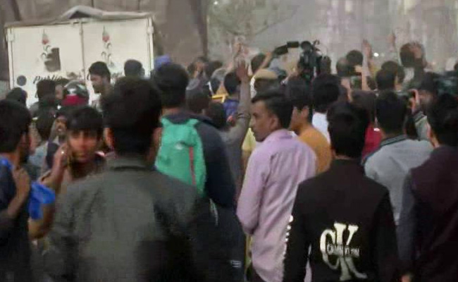 ದಿಲ್ಲಿಯಲ್ಲಿ ಸಿಎಎ ವಿರೋಧಿಗಳು-ಬೆಂಬಲಿಗರ ನಡುವೆ ಘರ್ಷಣೆ