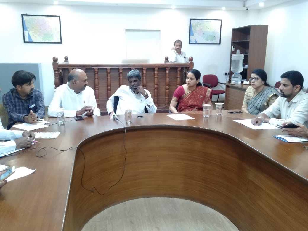 ಪತ್ರಕರ್ತರ ರಾಜ್ಯ ಸಮ್ಮೇಳನಕ್ಕೆ ಸಹಕಾರ ನೀಡಲು ಜಿಲ್ಲಾಡಳಿತಕ್ಕೆ ಸಚಿವ ಕೋಟ ಸೂಚನೆ